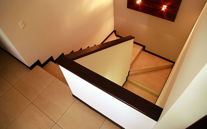 Pasamano + Zócalo de Madera