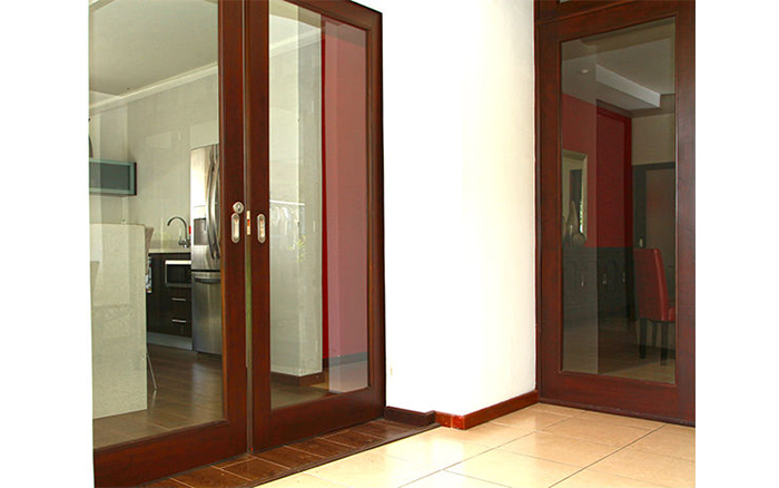 Puertas Corredizas Madera y Vidrio