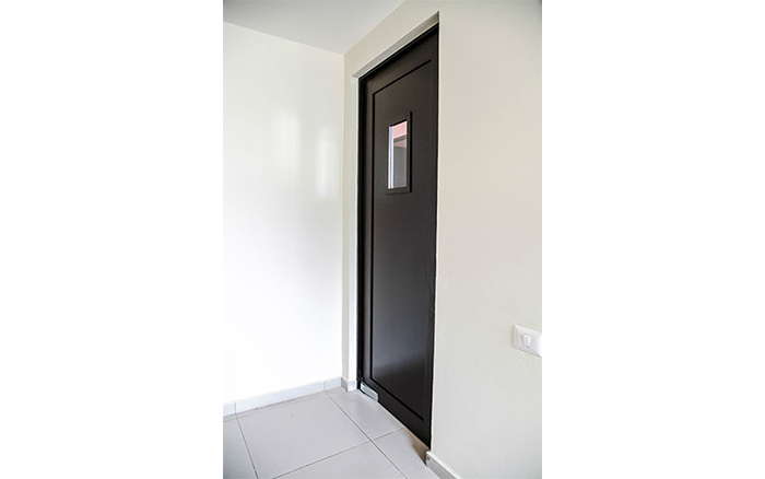 Tipo Roble de Cocina Tono Wengue